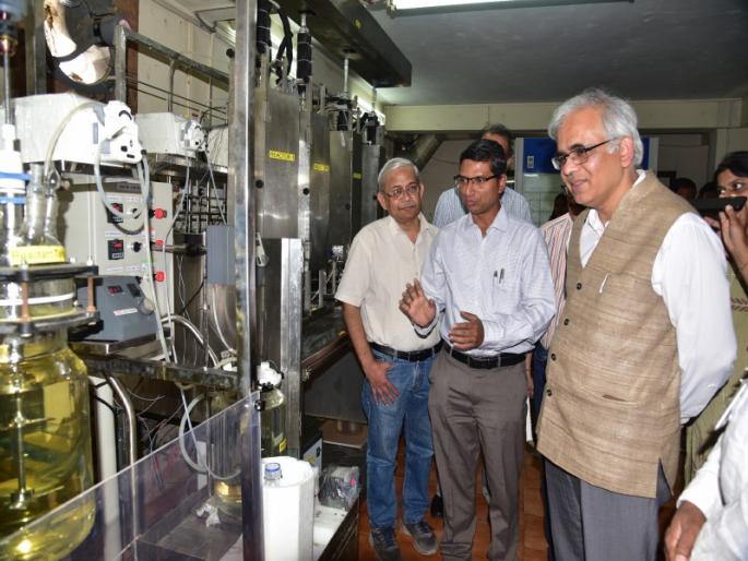 'NCL' glows on silver '' Nano wire '' who very costly in world market | जागतिक बाजारपेठेत अत्यंत महागड्या चांदीच्या नॅनो तारेवर‘एनसीएल’ची चमक