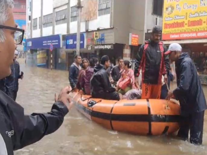 Heavy rains in Nagpur, flood situation on roads Sitabardi, Panchsheel Chowk is Block | नागपुरात पावसाचे तांडव, रस्त्यांवर पूरपरिस्थिती सिताबर्डी, पंचशील चौक ‘ब्लॉक’ Heavy rains in Nagpur, flood situation on roads Sitabardi, Panchsheel Chowk is Block | नागपुरात पावसाचे तांडव, रस्त्यांवर पूरपरिस्थिती सिताबर्डी, पंचशील चौक ‘ब्लॉक’