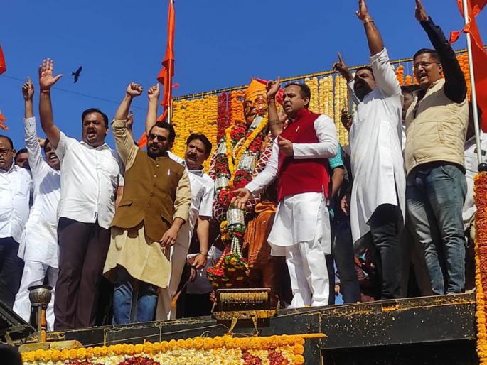 It is important to carry forward the history of Sambhaji Maharaj Don't make politics out of it - Amol Kolhe | संभाजी महाराजांचा इतिहास पुढे घेऊन जाणे महत्वाचे; त्यावरून राजकारण नको - अमोल कोल्हे It is important to carry forward the history of Sambhaji Maharaj Don't make politics out of it - Amol Kolhe | संभाजी महाराजांचा इतिहास पुढे घेऊन जाणे महत्वाचे; त्यावरून राजकारण नको - अमोल कोल्हे