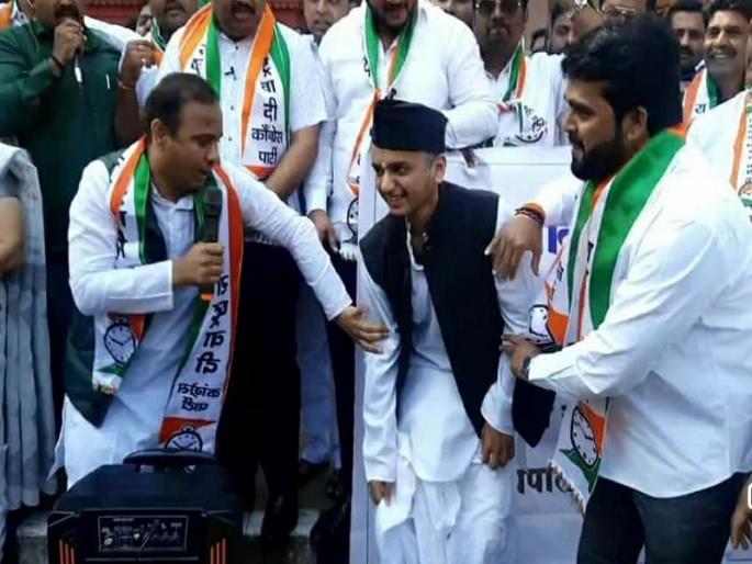 Aggressive agitation of NCP against the Governor, Dummy Bhagat Singh Koshyari paid off | VIDEO | राज्यपालांविरोधात राष्ट्रवादीचे पुण्यात आक्रमक आंदोलन, डमी कोश्यारींचे धोतर फेडले Aggressive agitation of NCP against the Governor, Dummy Bhagat Singh Koshyari paid off | VIDEO | राज्यपालांविरोधात राष्ट्रवादीचे पुण्यात आक्रमक आंदोलन, डमी कोश्यारींचे धोतर फेडले