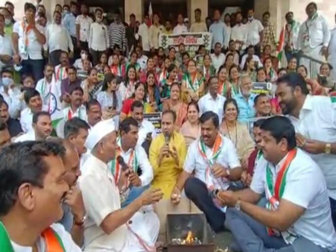 bjp is making history of corruption agitation by ncp in pune | 'भाजप भ्रष्टाचाराचा इतिहास रचतयं', पुण्यात राष्ट्रवादीकडून हवन करत आंदोलन bjp is making history of corruption agitation by ncp in pune | 'भाजप भ्रष्टाचाराचा इतिहास रचतयं', पुण्यात राष्ट्रवादीकडून हवन करत आंदोलन