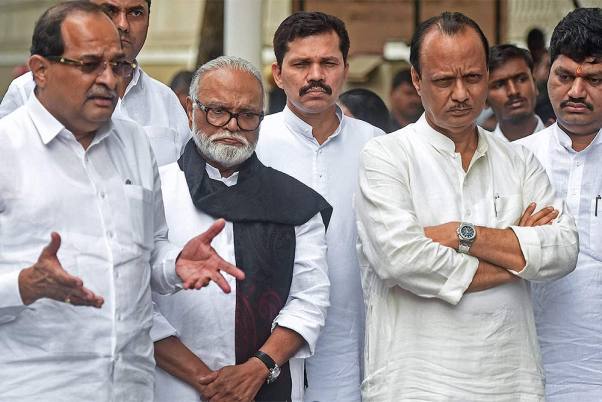 BJP-NCP fight North Maharashtra | Maharashtra Election 2019 : उत्तर महाराष्ट्रात भाजप-राष्ट्रवादीचा सामना BJP-NCP fight North Maharashtra | Maharashtra Election 2019 : उत्तर महाराष्ट्रात भाजप-राष्ट्रवादीचा सामना