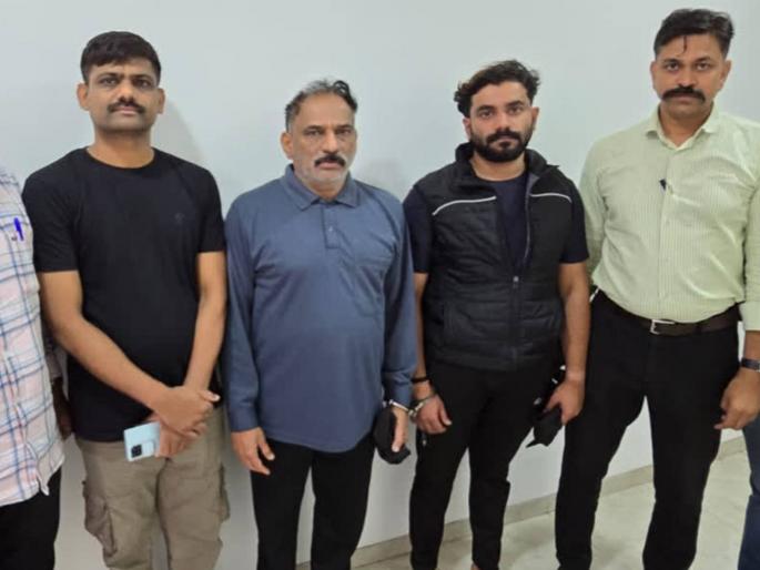 Case registered against Chondhe who helped Rajendra Hagavane Suyash Chondhe's wife files complaint with Bavdhan police | राजेंद्र हगवणेला मदत करणाऱ्या चोंधेवर गुन्हा दाखल; सुयश चोंधेच्या पत्नीची बावधन पोलिसांकडे तक्रार Case registered against Chondhe who helped Rajendra Hagavane Suyash Chondhe's wife files complaint with Bavdhan police | राजेंद्र हगवणेला मदत करणाऱ्या चोंधेवर गुन्हा दाखल; सुयश चोंधेच्या पत्नीची बावधन पोलिसांकडे तक्रार