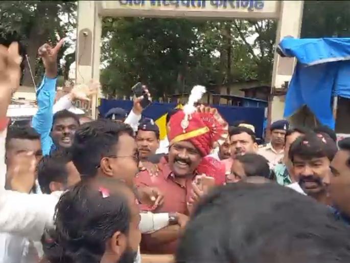Another NCP leader out on bail, former MLA Ramesh kadam in thane jail for 8 years, mohol solapur politics anna bhau sathe mahamandal fraud case | राष्ट्रवादीचा आणखी एक नेता जामिनावर बाहेर, 8 वर्षांपासून तुरुंगात होते माजी आमदार... Another NCP leader out on bail, former MLA Ramesh kadam in thane jail for 8 years, mohol solapur politics anna bhau sathe mahamandal fraud case | राष्ट्रवादीचा आणखी एक नेता जामिनावर बाहेर, 8 वर्षांपासून तुरुंगात होते माजी आमदार...