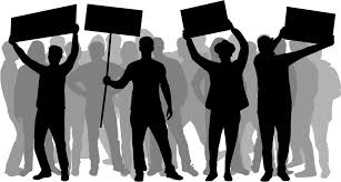 NCP aggresive against the encroachment on the roads | जिल्हा, राज्य मार्गासह शहरातील रस्त्यावरील अतिक्रमणाविरोधात राष्ट्रवादी काँग्रेस आक्रमक