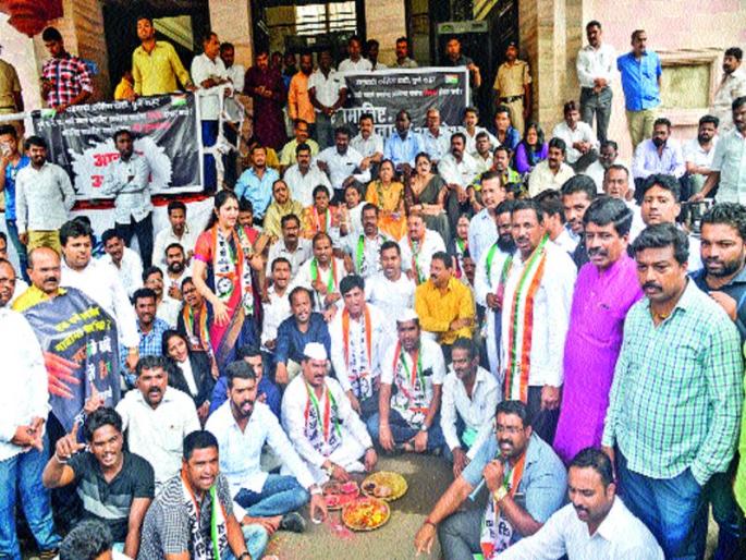 NCP's agitation in municipal corporation: indignation of villages included | महापालिकेत राष्ट्रवादीचे आंदोलन : समाविष्ट गावांचा आक्रोश NCP's agitation in municipal corporation: indignation of villages included | महापालिकेत राष्ट्रवादीचे आंदोलन : समाविष्ट गावांचा आक्रोश