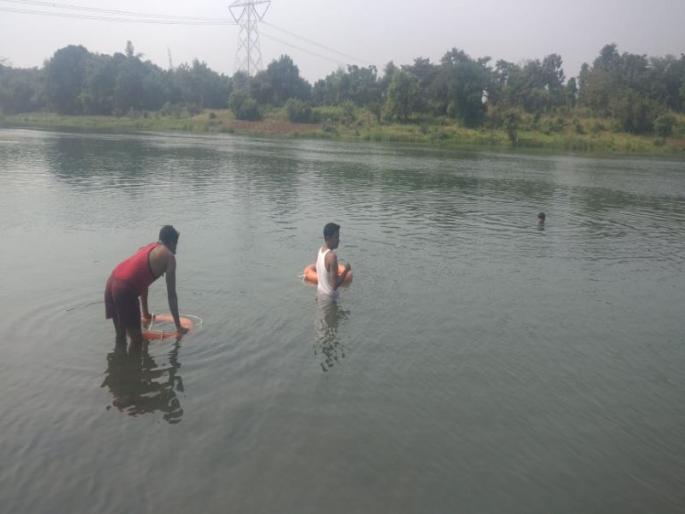 The bodies of two youths drowned in the river Khadavali | खडवलीच्या भातसा नदीत बुडालेल्या दोन युवकांचे मृतदेह सापडले The bodies of two youths drowned in the river Khadavali | खडवलीच्या भातसा नदीत बुडालेल्या दोन युवकांचे मृतदेह सापडले