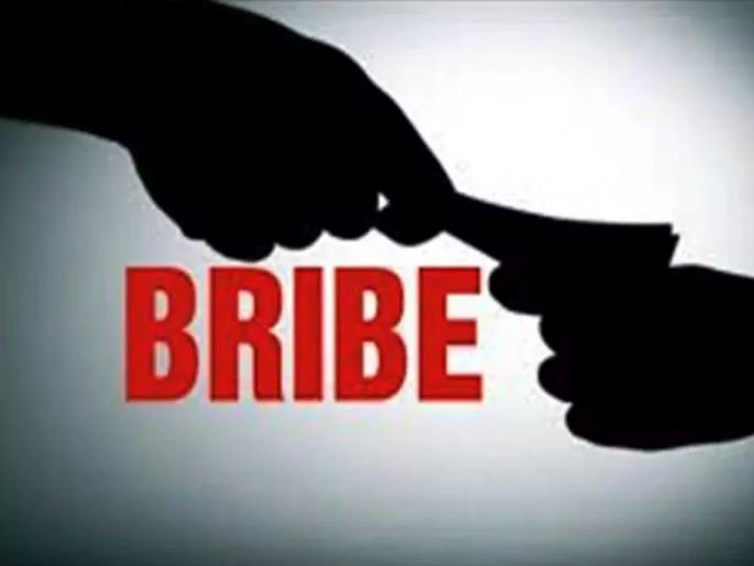 Clerk of cooperative society in ACB's net while taking bribe of 70 thousand | ७० हजारांची लाच घेताना सहकारी संस्थेचा लिपीक एसीबीच्या जाळ्यात Clerk of cooperative society in ACB's net while taking bribe of 70 thousand | ७० हजारांची लाच घेताना सहकारी संस्थेचा लिपीक एसीबीच्या जाळ्यात