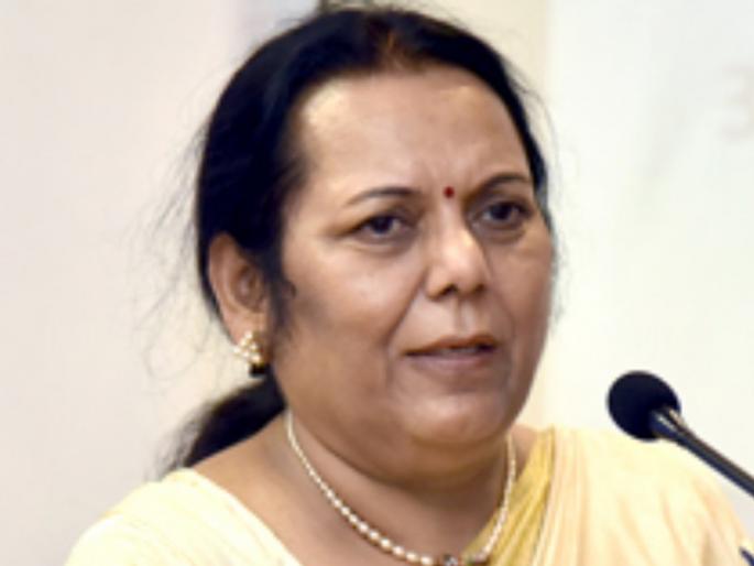Jat panchayat punishes woman for Spit lick? Complaint of Neelam Gorhe | जात पंचायतीने महिलेला, दिली थुंकी चाटण्याची शिक्षा? नीलम गोऱ्हे यांची तक्रार Jat panchayat punishes woman for Spit lick? Complaint of Neelam Gorhe | जात पंचायतीने महिलेला, दिली थुंकी चाटण्याची शिक्षा? नीलम गोऱ्हे यांची तक्रार