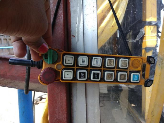 destruction by Remote control!; The bodies of the workers of Neera Bhima were sent to the village | ‘रिमोट’कंट्रोलने केला घात!; नीरा भीमा दुर्घटनेतील कामागारांचे मृतदेह पाठविले गावाकडे destruction by Remote control!; The bodies of the workers of Neera Bhima were sent to the village | ‘रिमोट’कंट्रोलने केला घात!; नीरा भीमा दुर्घटनेतील कामागारांचे मृतदेह पाठविले गावाकडे