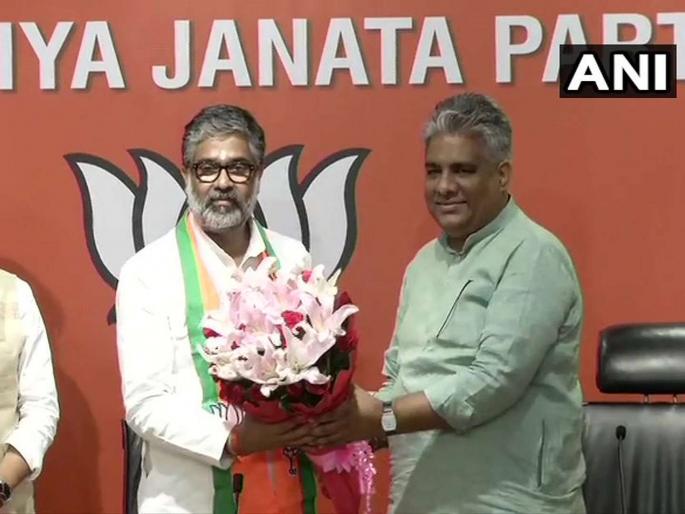 Former Prime Minister Chandrashekhar's son Neeraj Shekhar is joins BJP | माजी पंतप्रधान चंद्रशेखर यांचे पुत्र नीरज शेखर भाजपामध्ये दाखल Former Prime Minister Chandrashekhar's son Neeraj Shekhar is joins BJP | माजी पंतप्रधान चंद्रशेखर यांचे पुत्र नीरज शेखर भाजपामध्ये दाखल