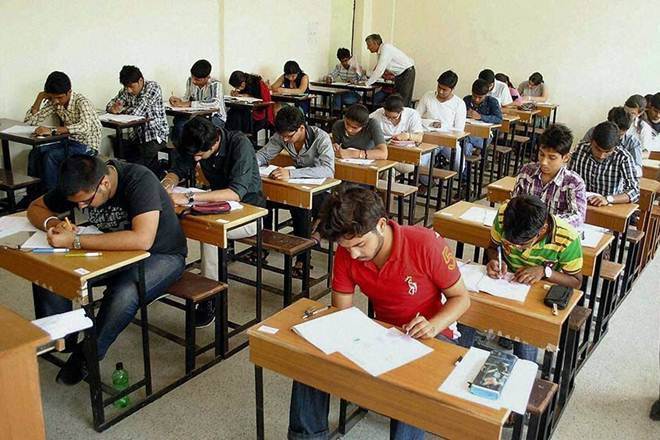 Coronavirus: JEE and Nit exams will be held in July-August; 25 lakh students away | Coronavirus: जुलै-ऑगस्टमध्ये जेईई व नीट परीक्षा होणार; २५ लाख विद्यार्थ्यांची धाकधूक दूर