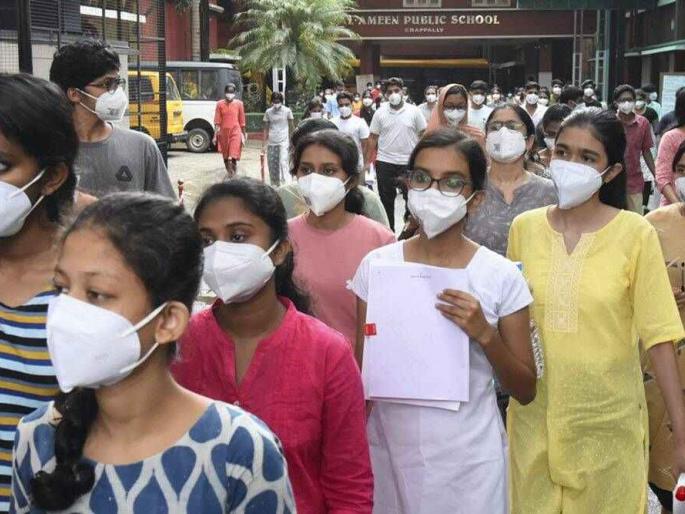 five women who asked neet exam students to remove their underwear were finally arrested | ‘नीट’: विद्यार्थिनींना अंतर्वस्त्रे काढण्यास सांगणाऱ्या पाच महिलांना अखेर अटक five women who asked neet exam students to remove their underwear were finally arrested | ‘नीट’: विद्यार्थिनींना अंतर्वस्त्रे काढण्यास सांगणाऱ्या पाच महिलांना अखेर अटक