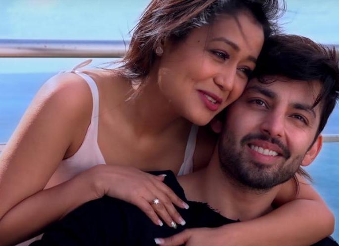 neha kakkar on her break up with himansh kohli i think its nobodys fault | नेहा कक्करला प्रेमाचे भरते! हिमांश कोहलीचा असा केला बचाव!! neha kakkar on her break up with himansh kohli i think its nobodys fault | नेहा कक्करला प्रेमाचे भरते! हिमांश कोहलीचा असा केला बचाव!!