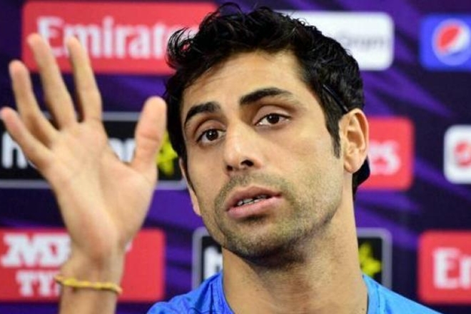 Ashish Nehra for Smith's support | स्टीव्हन स्मिथच्या समर्थनासाठी आशीष नेहरा सरसावला