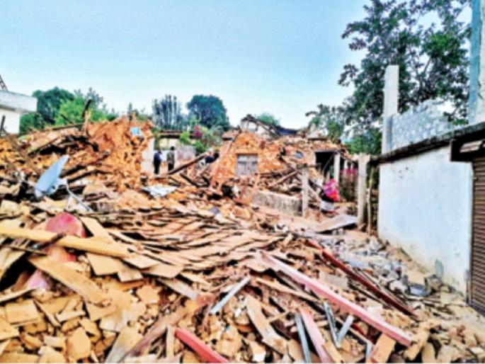 Nepal Earthquake Kills 157, Injures 160, Damages Hundreds of Homes; Shocks were also felt in India | नेपाळ भूकंपात १५७ ठार, १६० जण जखमी, शेकडो घरांचे नुकसान; भारतातही जाणवले धक्के Nepal Earthquake Kills 157, Injures 160, Damages Hundreds of Homes; Shocks were also felt in India | नेपाळ भूकंपात १५७ ठार, १६० जण जखमी, शेकडो घरांचे नुकसान; भारतातही जाणवले धक्के