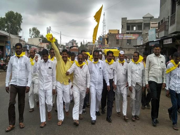 Dhangar community front in Navarwa for reservation | आरक्षणासाठी नेवासा येथे धनगर समाजाचा मोर्चा Dhangar community front in Navarwa for reservation | आरक्षणासाठी नेवासा येथे धनगर समाजाचा मोर्चा