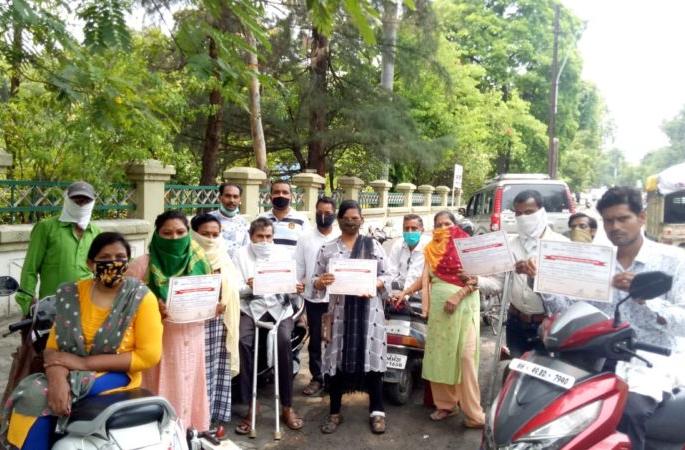 Cheating of Diyang by MNC: Allegations | मनपाकडून दिव्यांगांची फसवणूक : दिव्यांगांचा आरोप Cheating of Diyang by MNC: Allegations | मनपाकडून दिव्यांगांची फसवणूक : दिव्यांगांचा आरोप