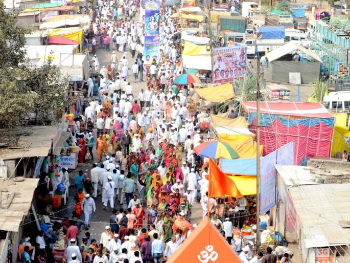Lakhs of devotees | लाखो भाविक नाथचरणी Lakhs of devotees | लाखो भाविक नाथचरणी