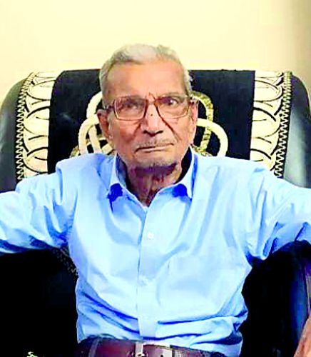 I lived my life, this space was empty of the rest | मी जगलो माझे जगणे, ही जागा रिकामी उर्वरितांची