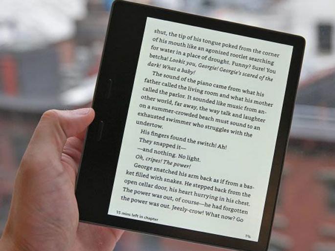 The waterproof version of Amazon Kindle is rolled out in the market | अमेझॉन किंडलची वॉटरप्रूफ आवृत्ती बाजारात दाखल The waterproof version of Amazon Kindle is rolled out in the market | अमेझॉन किंडलची वॉटरप्रूफ आवृत्ती बाजारात दाखल