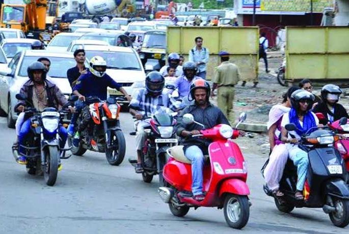 New Motor Vehicles Laws Must Welcome! | नव्या मोटार वाहन कायद्याचे स्वागतच करायला हवे! New Motor Vehicles Laws Must Welcome! | नव्या मोटार वाहन कायद्याचे स्वागतच करायला हवे!