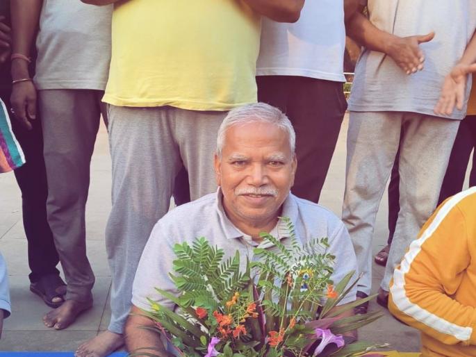 Pahalgam Terror Attack: Channel pays tribute to Dilip Deslay without doing yoga, members of Deslay's yoga group in Naveen Panvel get emotional | योगा न करता दिलीप देसलेंना वाहिनी श्रद्धांजली, नवीन पनवेल मधील देसलेंच्या योगा ग्रुपचे सदस्य झाले भावनिक Pahalgam Terror Attack: Channel pays tribute to Dilip Deslay without doing yoga, members of Deslay's yoga group in Naveen Panvel get emotional | योगा न करता दिलीप देसलेंना वाहिनी श्रद्धांजली, नवीन पनवेल मधील देसलेंच्या योगा ग्रुपचे सदस्य झाले भावनिक