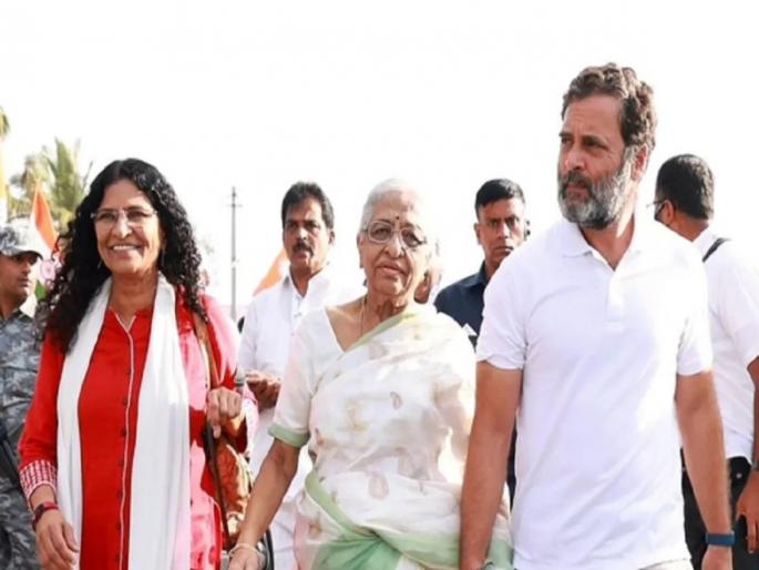 gauri lankesh mother and sister join bharat jodo yatra rahul gandhi says i stand for her | Rahul Gandhi Bharat Jodo Yatra: 'भारत जोडो' यात्रेत गौरी लंकेश यांच्या मातोश्री आणि बहीणीचा सहभाग, राहुल गांधी झाले भावूक; म्हणाले... gauri lankesh mother and sister join bharat jodo yatra rahul gandhi says i stand for her | Rahul Gandhi Bharat Jodo Yatra: 'भारत जोडो' यात्रेत गौरी लंकेश यांच्या मातोश्री आणि बहीणीचा सहभाग, राहुल गांधी झाले भावूक; म्हणाले...