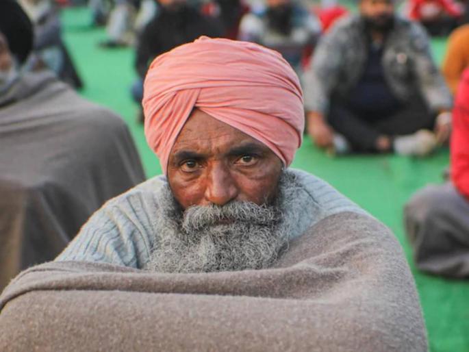 attempt to murder case against 13 farmers for blocking Haryana CM Khattar's convoy | हरियाणाच्या मुख्यमंत्र्यांचा ताफा रोखल्याप्रकरणी १३ शेतकऱ्यांवर हत्येच्या प्रयत्नाचा गुन्हा attempt to murder case against 13 farmers for blocking Haryana CM Khattar's convoy | हरियाणाच्या मुख्यमंत्र्यांचा ताफा रोखल्याप्रकरणी १३ शेतकऱ्यांवर हत्येच्या प्रयत्नाचा गुन्हा