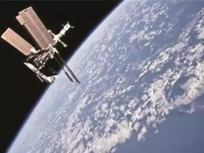 japan Working On Worlds First Satellite Made Of Wood To Fight Space Debris | जपान तयार करतोय जगातील पहिलं 'लाकडी सॅटलाइट'!; अंतराळातील प्रदुषणावर तोडगा japan Working On Worlds First Satellite Made Of Wood To Fight Space Debris | जपान तयार करतोय जगातील पहिलं 'लाकडी सॅटलाइट'!; अंतराळातील प्रदुषणावर तोडगा