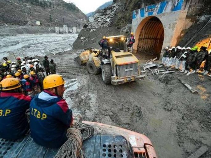 Uttarakhand Disaster families are losing hope for their loved ones | माझ्या लेकाचं किमान एक बोट तरी आणून द्या रेss; उत्तराखंडमधील हतबल बापाची आर्त किंकाळी Uttarakhand Disaster families are losing hope for their loved ones | माझ्या लेकाचं किमान एक बोट तरी आणून द्या रेss; उत्तराखंडमधील हतबल बापाची आर्त किंकाळी