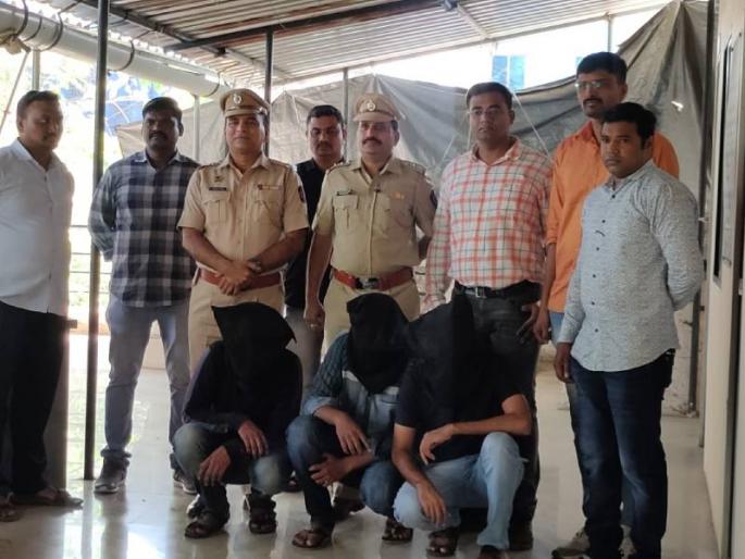 Employees of Flipkart loot expensive items through fake orders | आधी बनावट पत्त्यावर पार्सलची ऑर्डर, रिटर्नमध्ये कांदे, बटाट्यांची पॅकिंग; फ्लिपकार्टच्या टीम लीडरचे कारनामे Employees of Flipkart loot expensive items through fake orders | आधी बनावट पत्त्यावर पार्सलची ऑर्डर, रिटर्नमध्ये कांदे, बटाट्यांची पॅकिंग; फ्लिपकार्टच्या टीम लीडरचे कारनामे