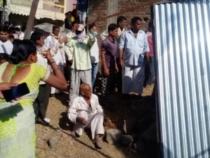 attack on family over land dispute house and shop broken in front of the police | जागेच्या वादातून कुटुंबावर हल्ला; पोलिसांच्या समक्ष तोडले राहते घर व दुकान