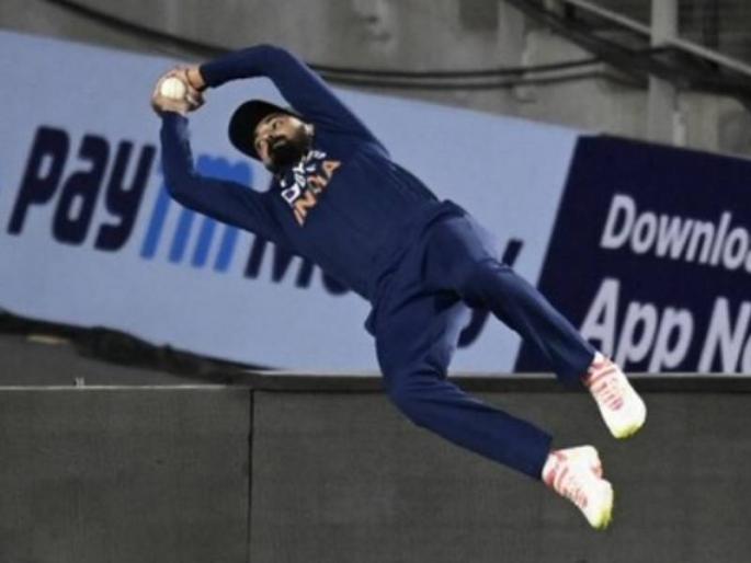 watch kl rahul wows rcb with superman fielding effort in india vs england 1st t20 | VIDEO: केएल राहुलचा 'सुपरमॅन' अंदाज पाहून प्रतिस्पर्धी संघ हैराण, एकदा पाहाच