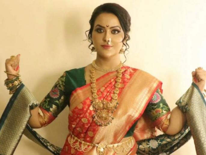 amruta fadnavis tweet on sachin vaze case | "व्यवहार माझे, जबाबदार वाझे", अमृता फडणवीसांच्या ट्विटचा रोख नेमका कोणाकडे? amruta fadnavis tweet on sachin vaze case | "व्यवहार माझे, जबाबदार वाझे", अमृता फडणवीसांच्या ट्विटचा रोख नेमका कोणाकडे?