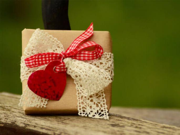 On the 21st birthday, the father gave the child a unique gift and a lifelong teaching! | एकविसाव्या वाढदिवशी वडिलांनी मुलाला दिली अनोखी भेट आणि आयुष्यभराची अनमोल शिकवण! On the 21st birthday, the father gave the child a unique gift and a lifelong teaching! | एकविसाव्या वाढदिवशी वडिलांनी मुलाला दिली अनोखी भेट आणि आयुष्यभराची अनमोल शिकवण!