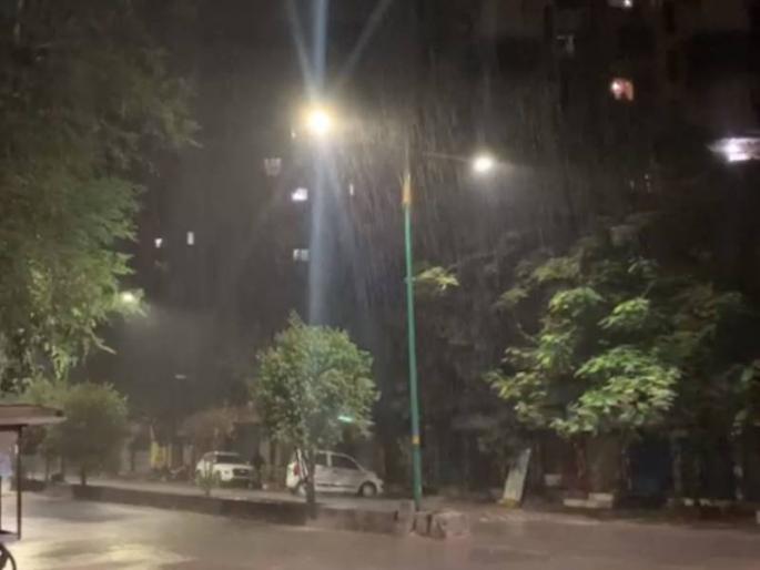 Cyclone Tauktae Heavy Windy with Light Rainfall in Mumbai Thane Ambernath Badlapur Navi Mumbai | Cyclone Tauktae: तौत्के चक्रीवादळाची चाहूल! मुंबईसह ठाणे, अंबरनाथ, बदलापूर, नवी मुंबईत सोसाट्याचा वारा अन् जोरदार पाऊस Cyclone Tauktae Heavy Windy with Light Rainfall in Mumbai Thane Ambernath Badlapur Navi Mumbai | Cyclone Tauktae: तौत्के चक्रीवादळाची चाहूल! मुंबईसह ठाणे, अंबरनाथ, बदलापूर, नवी मुंबईत सोसाट्याचा वारा अन् जोरदार पाऊस