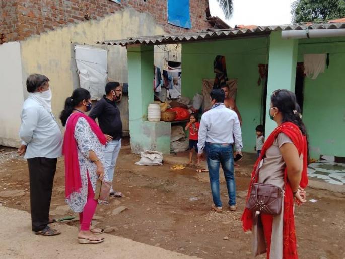 cyclone tauktae The migration of 5 thousand 942 coastal citizens of the district has been completed | तौत्के चक्रीवादळाचा धोका! रायगड जिल्ह्यातील समुद्रकिनारी राहणाऱ्या 5 हजार 942 नागरिकांचे स्थलांतर cyclone tauktae The migration of 5 thousand 942 coastal citizens of the district has been completed | तौत्के चक्रीवादळाचा धोका! रायगड जिल्ह्यातील समुद्रकिनारी राहणाऱ्या 5 हजार 942 नागरिकांचे स्थलांतर