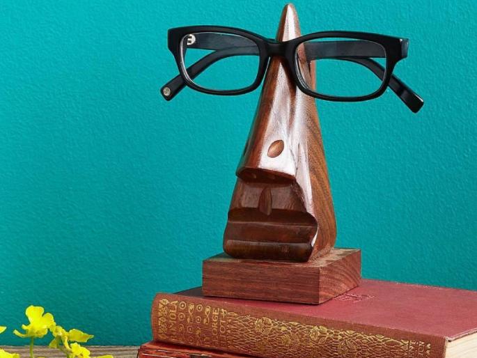 Imitation does not make sense; Read the story of the magic glasses! | नक्कल करून अक्कल येत नाही; वाचा जादुई चष्म्याची गोष्ट! Imitation does not make sense; Read the story of the magic glasses! | नक्कल करून अक्कल येत नाही; वाचा जादुई चष्म्याची गोष्ट!