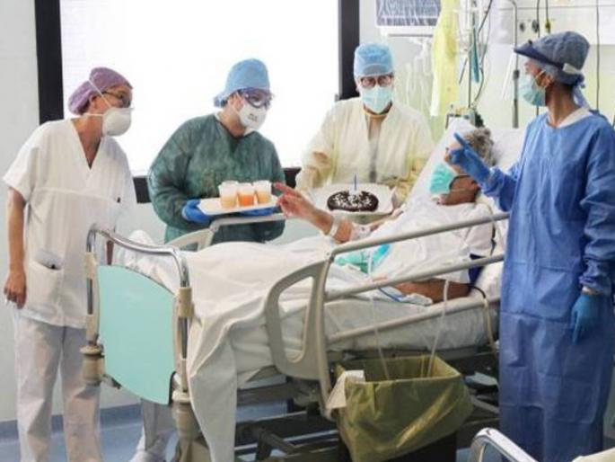 CoronaVirus News Doctors Getting Strange Requests From Covid Patients And Their Families | CoronaVirus News: केक कापा ना, एक हसरा फोटो काढा ना...; रुग्णांच्या नातेवाईकांच्या डॉक्टरांकडे अजब विनंत्या 