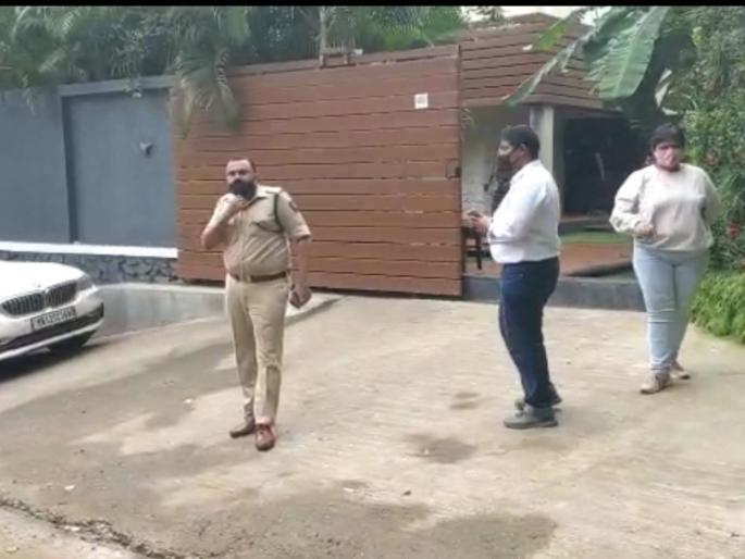 police takes action against 22 persons for rave party in nashik igatpuri | इगतपुरीजवळ पोलिसांनी रेव्ह पार्टी उधळली; २२ जणांवर कारवाई police takes action against 22 persons for rave party in nashik igatpuri | इगतपुरीजवळ पोलिसांनी रेव्ह पार्टी उधळली; २२ जणांवर कारवाई