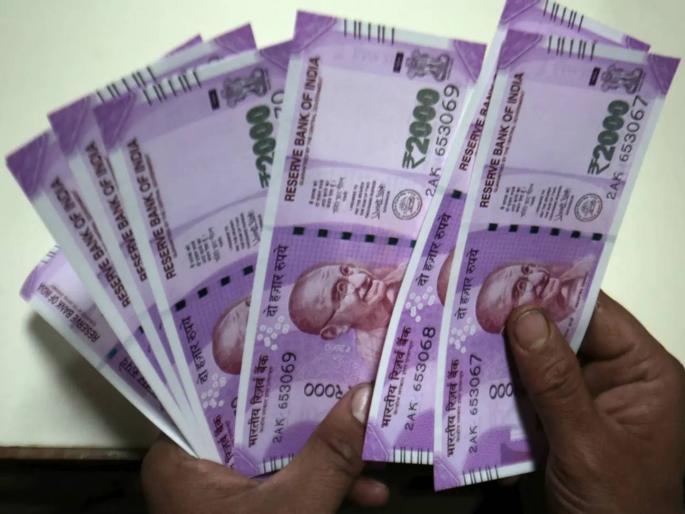 Government Reduced Import Duty On Crude Palm Oil It Will Help In Reducing The Price Of Edible Oils | अखेर मोदी सरकारचा सर्वसामान्यांना दिलासा; खिशावरील थोडा भार होणार हलका Government Reduced Import Duty On Crude Palm Oil It Will Help In Reducing The Price Of Edible Oils | अखेर मोदी सरकारचा सर्वसामान्यांना दिलासा; खिशावरील थोडा भार होणार हलका