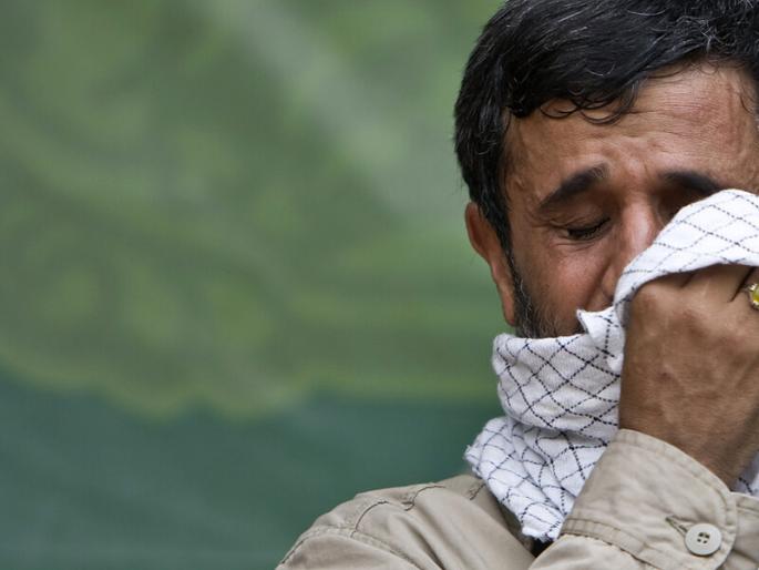 His Covid report came out 'negative', but the man turned out to be 'positive'! | त्याचा कोव्हीड रिपोर्ट 'निगेटिव्ह' आला, पण माणूस 'पॉझिटिव्ह' झाला! His Covid report came out 'negative', but the man turned out to be 'positive'! | त्याचा कोव्हीड रिपोर्ट 'निगेटिव्ह' आला, पण माणूस 'पॉझिटिव्ह' झाला!