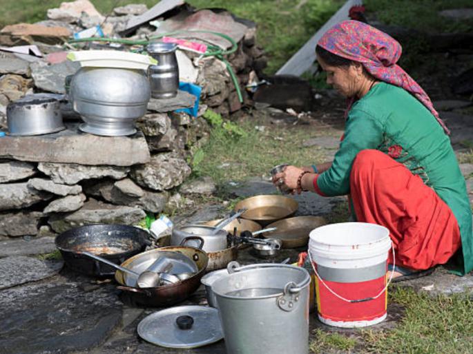 Read on to find out why they say 'pay as you go'! | 'करावे तसे भरावे' असे का म्हणतात, हे जाणून घेण्यासाठी वाचा ही गोष्ट! Read on to find out why they say 'pay as you go'! | 'करावे तसे भरावे' असे का म्हणतात, हे जाणून घेण्यासाठी वाचा ही गोष्ट!