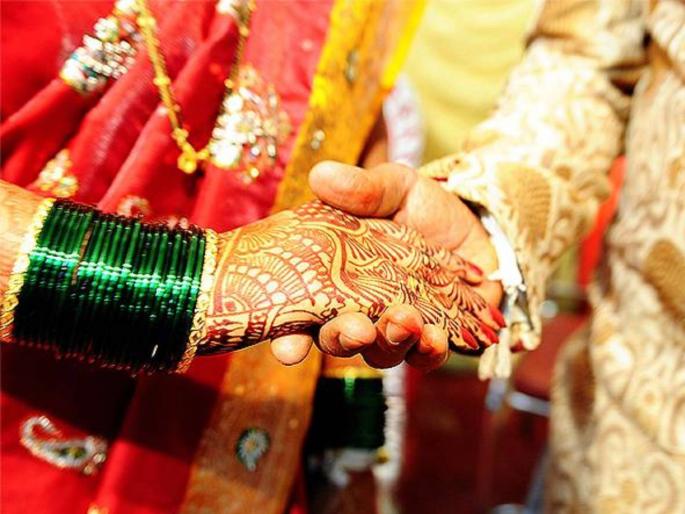 in nashik family cancels wedding after some extremist organizations calls it love jihad | ...अन् होता होता थांबली मंगलाष्टकं; कट्टरवाद्यांच्या 'लव्ह जिहाद'च्या प्रचारामुळे लग्न सोहळा रद्द