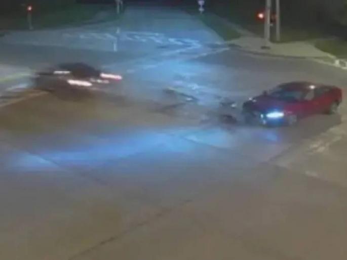 Woman takes hands off the wheel while driving at 190 kmph to test her faith in God crashes into car | खतरनाक! देवावरील श्रद्धा तपासण्यासाठी तिनं १९०च्या स्पीडला कारचं स्टेयरिंग सोडलं अन् मग... Woman takes hands off the wheel while driving at 190 kmph to test her faith in God crashes into car | खतरनाक! देवावरील श्रद्धा तपासण्यासाठी तिनं १९०च्या स्पीडला कारचं स्टेयरिंग सोडलं अन् मग...