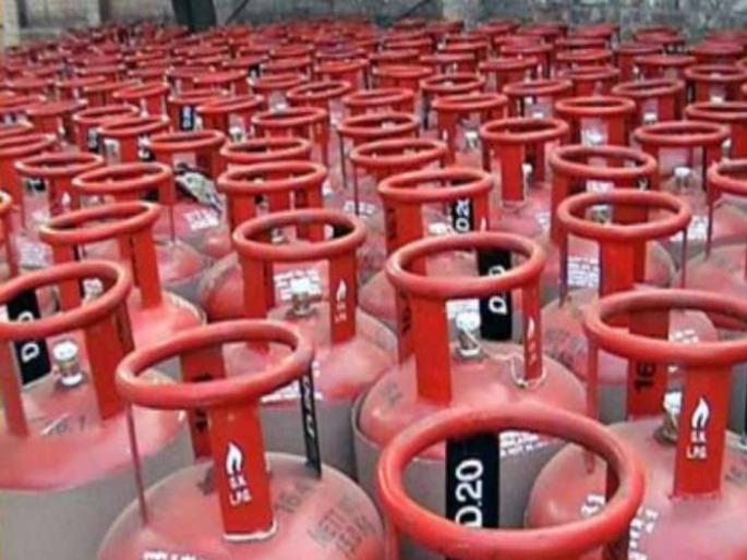 lpg gas cylinder price hike by 73 rupees on commercial cylinder | एलपीजी सिलिंडर दरवाढीचा भडका; महिन्याच्या पहिल्याच दिवशी खिशाला जोरदार झटका lpg gas cylinder price hike by 73 rupees on commercial cylinder | एलपीजी सिलिंडर दरवाढीचा भडका; महिन्याच्या पहिल्याच दिवशी खिशाला जोरदार झटका