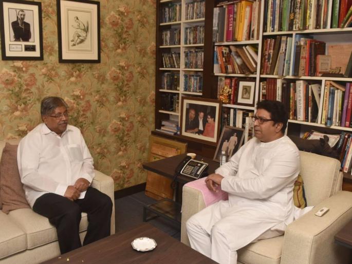 bjp leader chandrakant patil reaches krishna kunj to meet mns chief raj thackeray | 'तो' एक शब्द ठरतोय भाजप-मनसे युतीतला अडथळा? चंद्रकांत पाटील पोहोचले राज ठाकरेंच्या भेटीला bjp leader chandrakant patil reaches krishna kunj to meet mns chief raj thackeray | 'तो' एक शब्द ठरतोय भाजप-मनसे युतीतला अडथळा? चंद्रकांत पाटील पोहोचले राज ठाकरेंच्या भेटीला