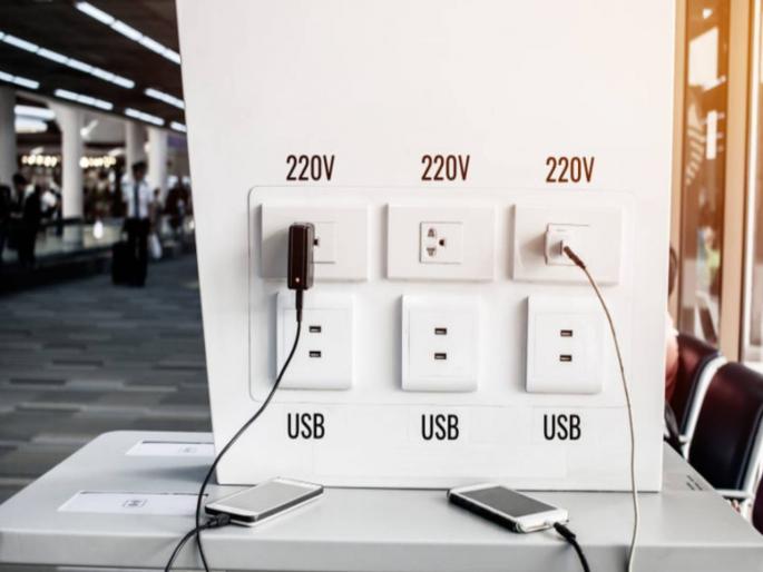 Mobile hacking while charging know what is juice hacking | चार्जिंग करताना मोबाइल हॅक; ज्यूस जॅकिंगच्या माध्यमातून होतेय फसवणूक; जाणून घ्या काय आहे प्रकार Mobile hacking while charging know what is juice hacking | चार्जिंग करताना मोबाइल हॅक; ज्यूस जॅकिंगच्या माध्यमातून होतेय फसवणूक; जाणून घ्या काय आहे प्रकार