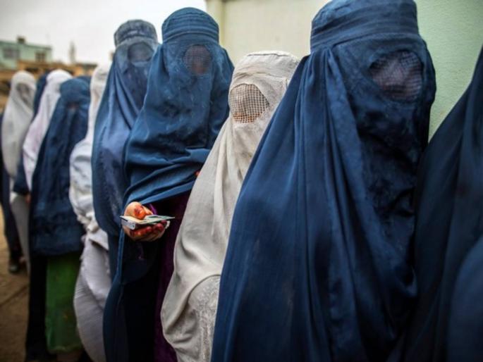 Taliban ask for list of girls above 15 widows under 45 to be married to their fighters | तालिबान्यांना हवी आहे तरुण पोरींची यादी! Taliban ask for list of girls above 15 widows under 45 to be married to their fighters | तालिबान्यांना हवी आहे तरुण पोरींची यादी!